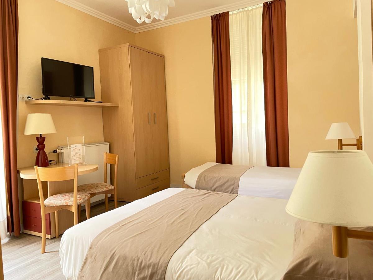 Le Mirval Hotel La Brigue Buitenkant foto