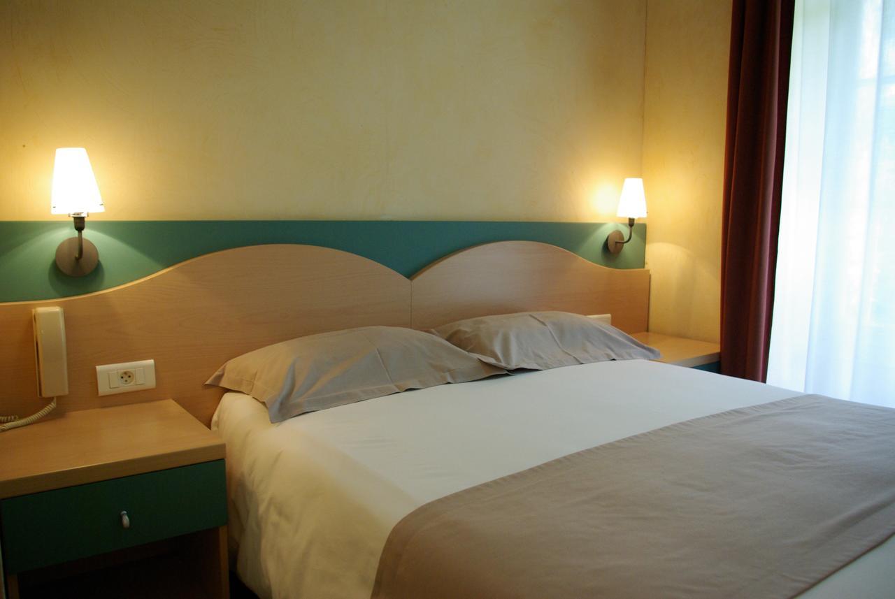 Le Mirval Hotel La Brigue Buitenkant foto