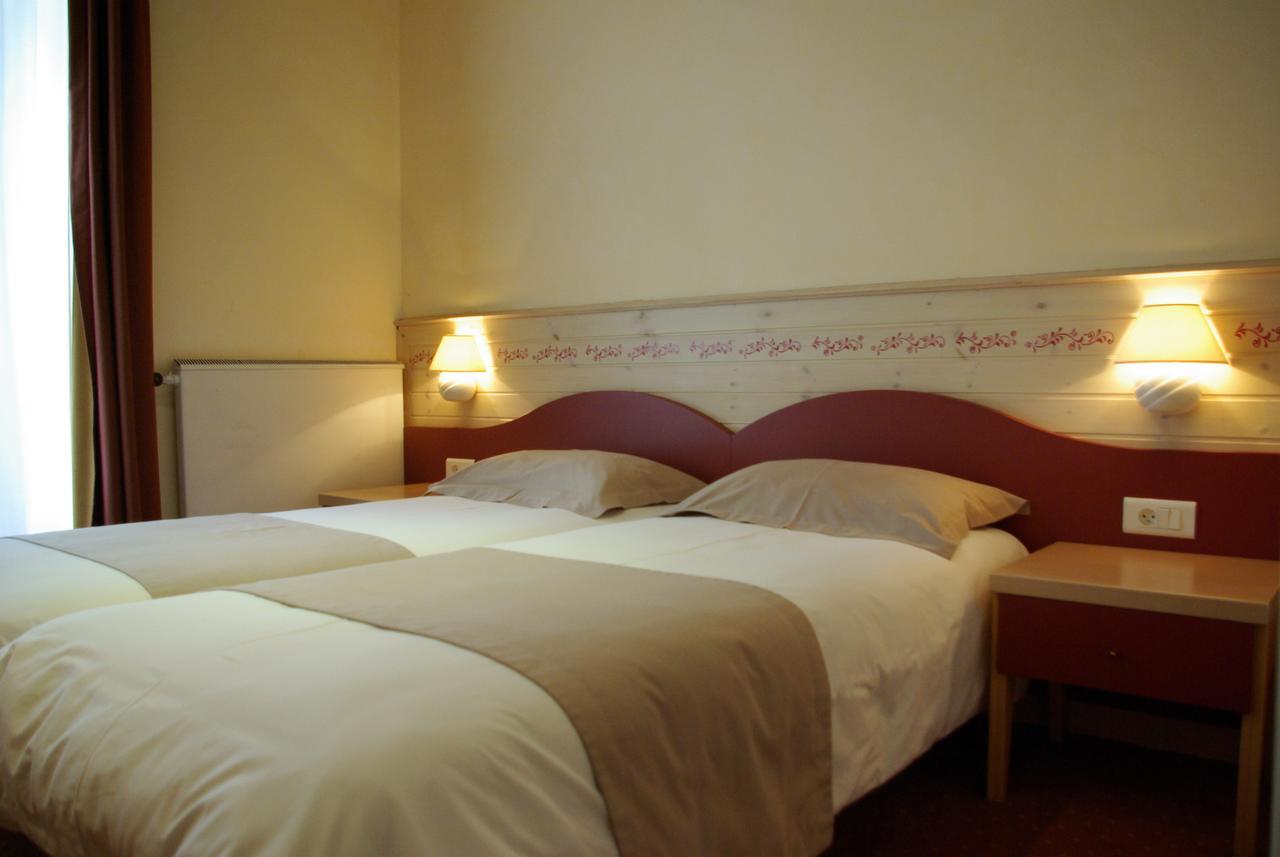 Le Mirval Hotel La Brigue Buitenkant foto