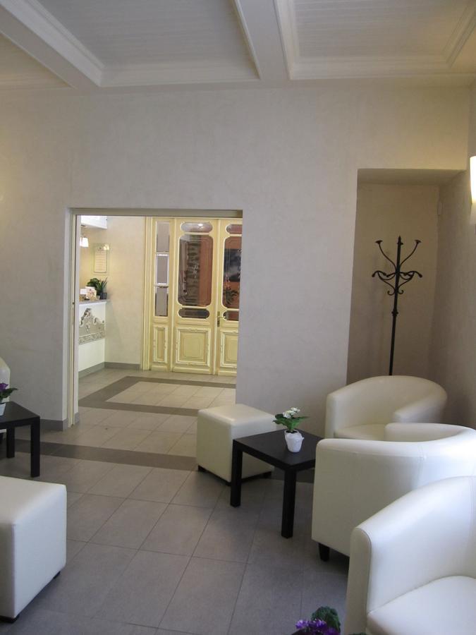 Le Mirval Hotel La Brigue Buitenkant foto