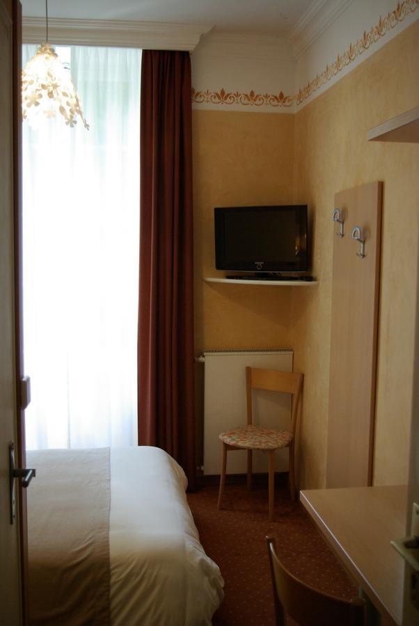 Le Mirval Hotel La Brigue Buitenkant foto