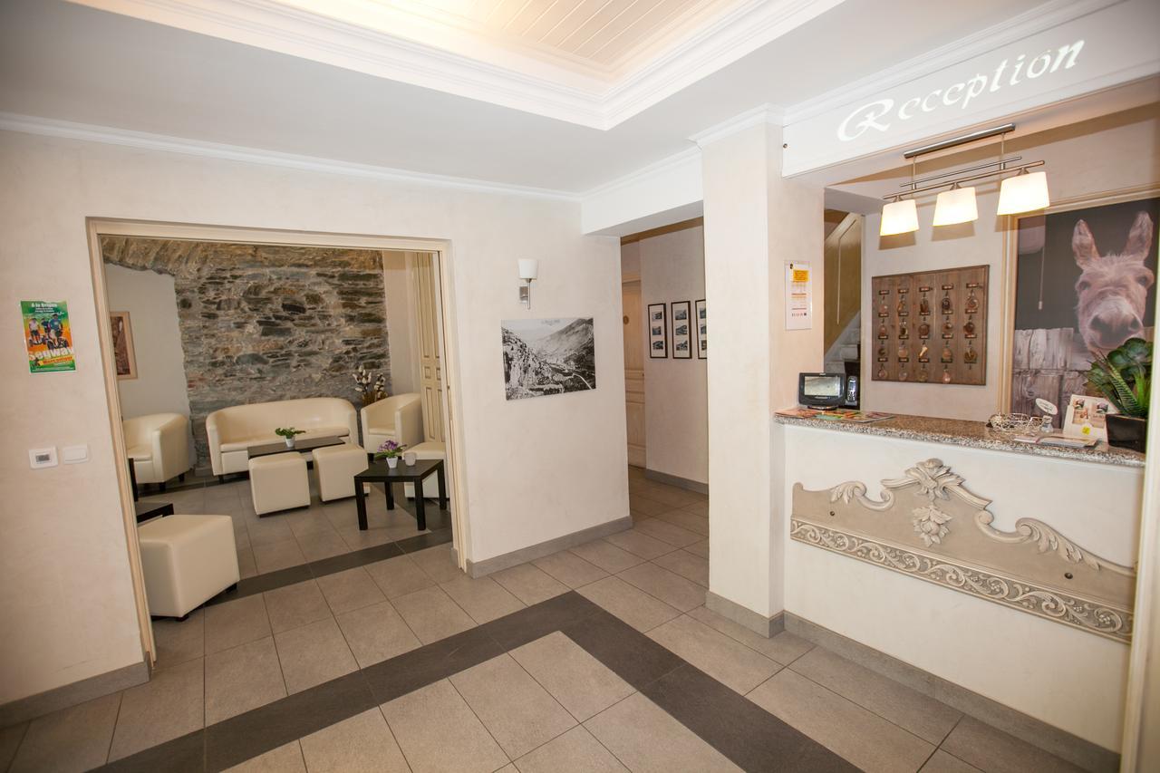 Le Mirval Hotel La Brigue Buitenkant foto