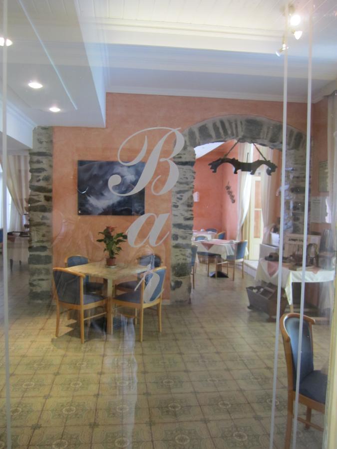 Le Mirval Hotel La Brigue Buitenkant foto