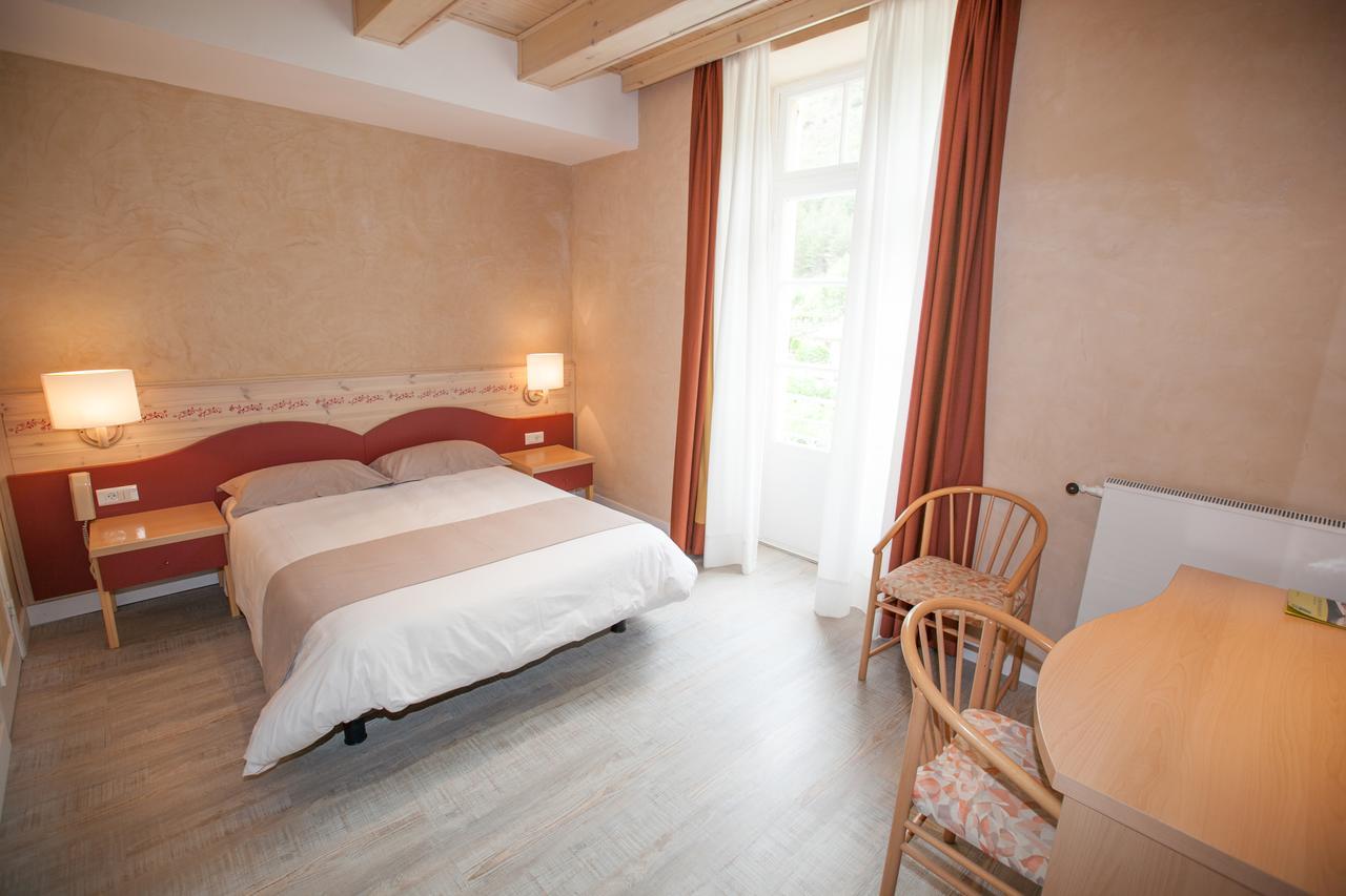 Le Mirval Hotel La Brigue Buitenkant foto
